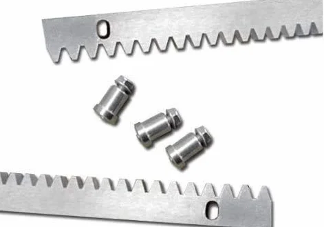 Cremallera de acero cincado 30x12 4 metros con separadores y tornillos para puerta corredera